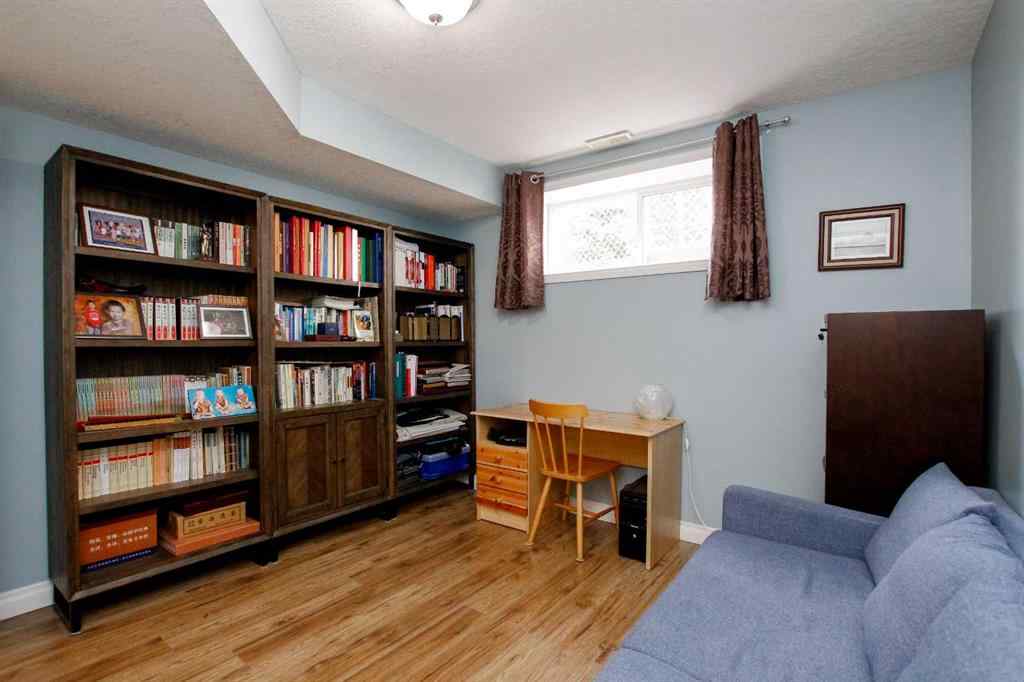 MLS® A2255598 - 49 Leung Close  in Lancaster Green Red Deer, Residential