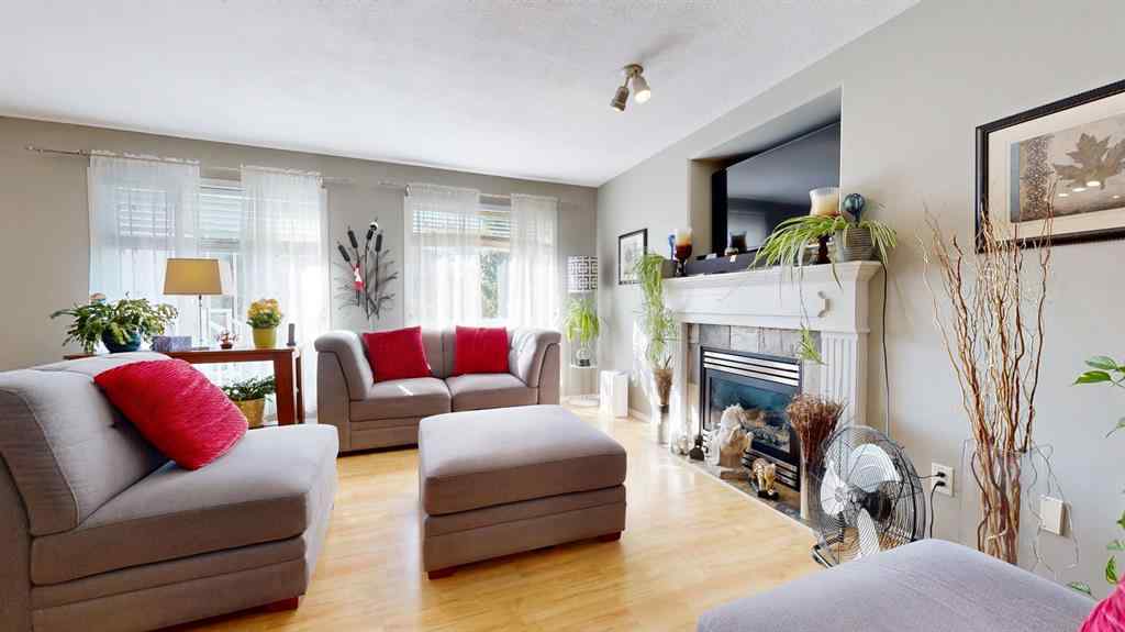 MLS® A2255599 - 9209 129 Avenue  in Crystal Lake Estates Grande Prairie, Residential