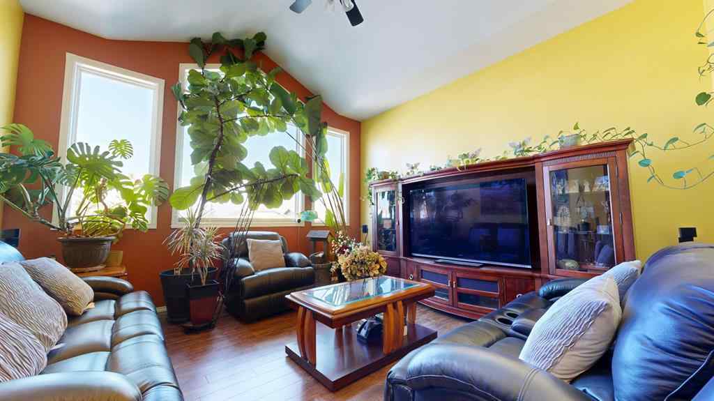 MLS® A2255599 - 9209 129 Avenue  in Crystal Lake Estates Grande Prairie, Residential