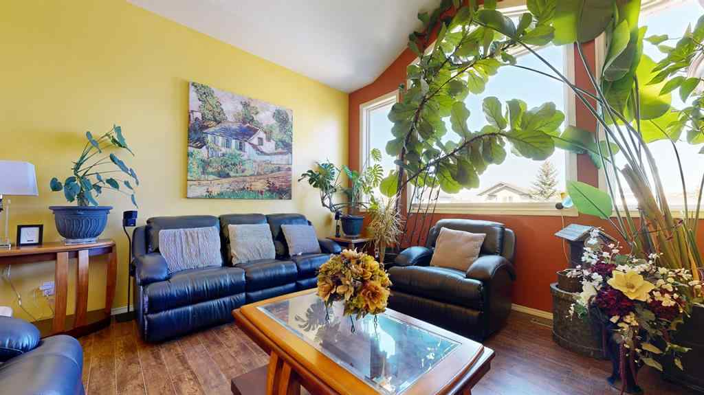 MLS® A2255599 - 9209 129 Avenue  in Crystal Lake Estates Grande Prairie, Residential