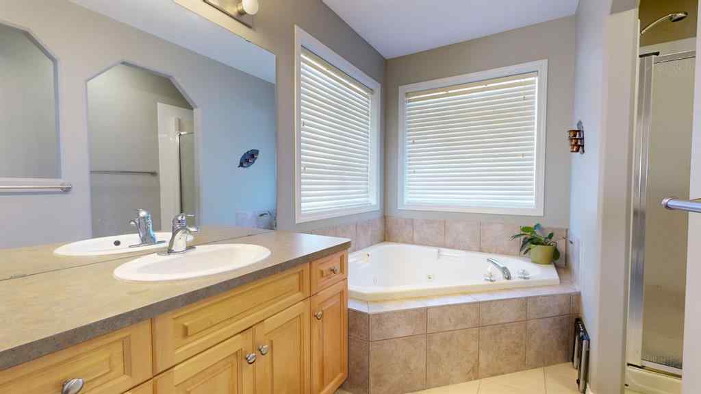 MLS® A2255599 - 9209 129 Avenue  in Crystal Lake Estates Grande Prairie, Residential