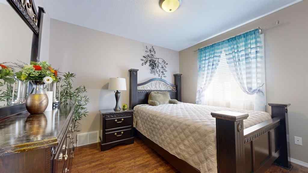 MLS® A2255599 - 9209 129 Avenue  in Crystal Lake Estates Grande Prairie, Residential