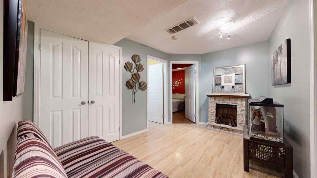 MLS® A2255599 - 9209 129 Avenue  in Crystal Lake Estates Grande Prairie, Residential
