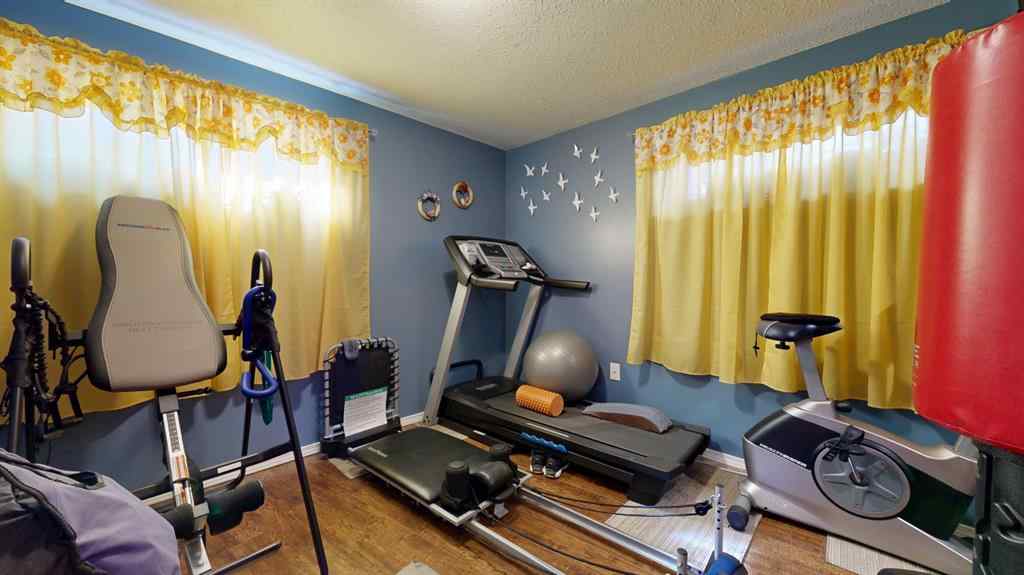 MLS® A2255599 - 9209 129 Avenue  in Crystal Lake Estates Grande Prairie, Residential