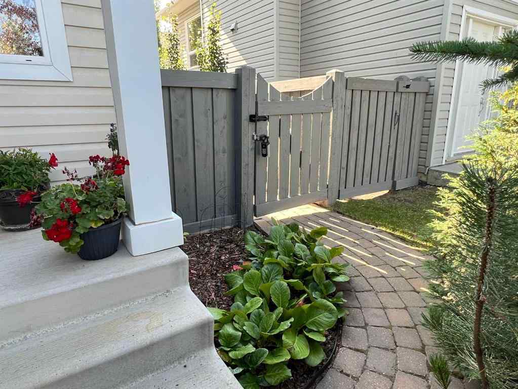 MLS® A2255599 - 9209 129 Avenue  in Crystal Lake Estates Grande Prairie, Residential