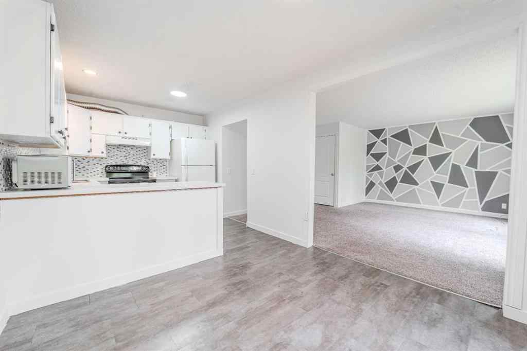 MLS® A2255602 - 528 Whitehill Place NE in Whitehorn Calgary, Residential