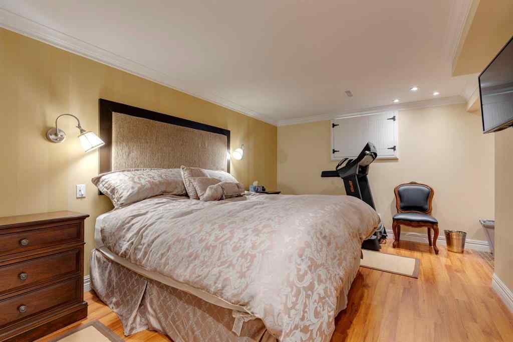 MLS® A2255605 - 136 Rundleridge Way NE in Rundle Calgary, Residential