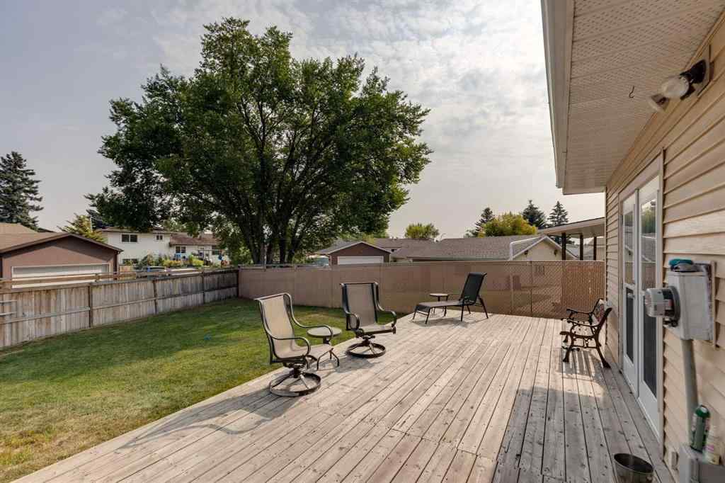 MLS® A2255605 - 136 Rundleridge Way NE in Rundle Calgary, Residential