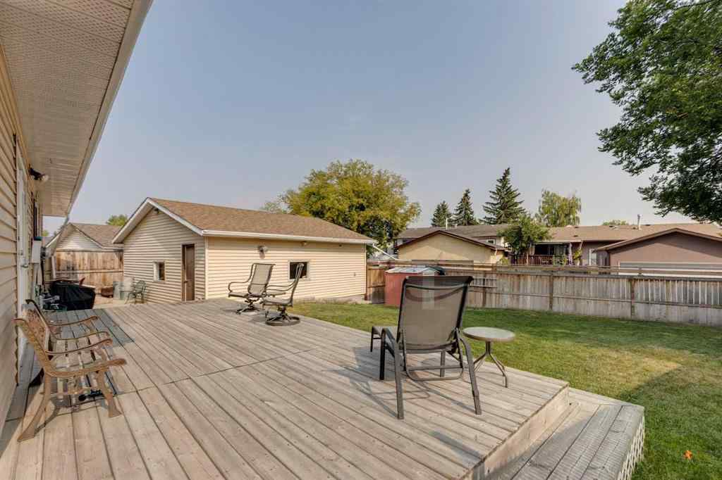 MLS® A2255605 - 136 Rundleridge Way NE in Rundle Calgary, Residential