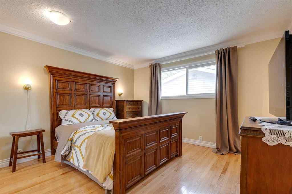 MLS® A2255605 - 136 Rundleridge Way NE in Rundle Calgary, Residential