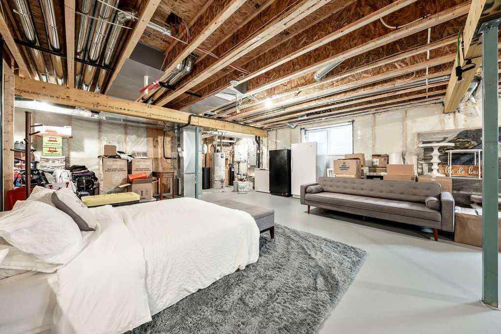 MLS® A2255607 - 45 West Grove Way SW in West Springs Calgary, Residential