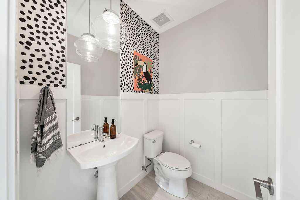 MLS® A2255607 - 45 West Grove Way SW in West Springs Calgary, Residential