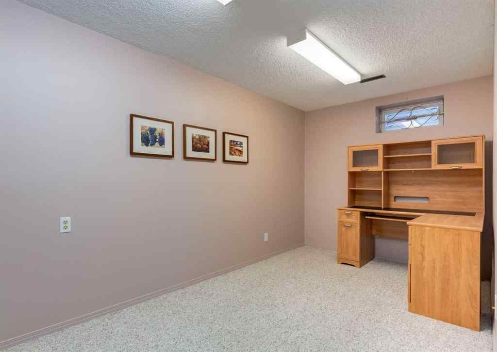 MLS® A2255612 - 135 Shawnee Manor SW in Shawnee Slopes Calgary, Residential