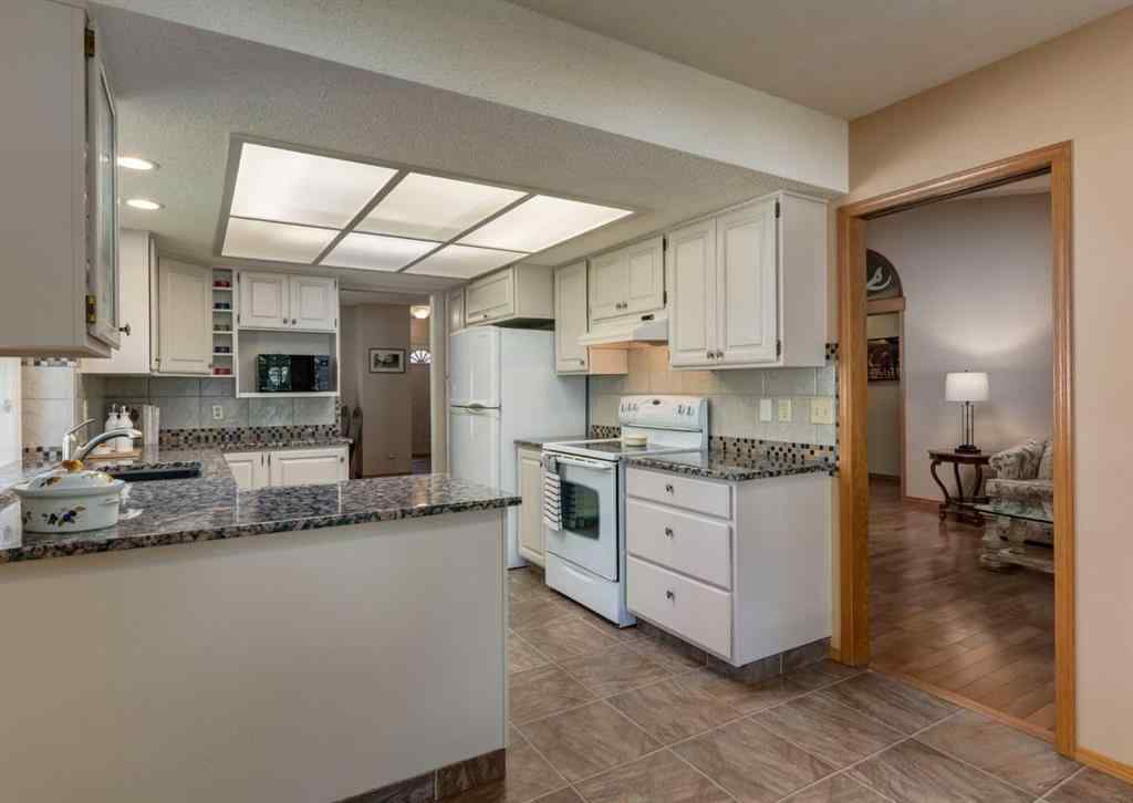 MLS® A2255612 - 135 Shawnee Manor SW in Shawnee Slopes Calgary, Residential