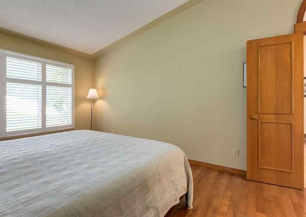 MLS® A2255612 - 135 Shawnee Manor SW in Shawnee Slopes Calgary, Residential