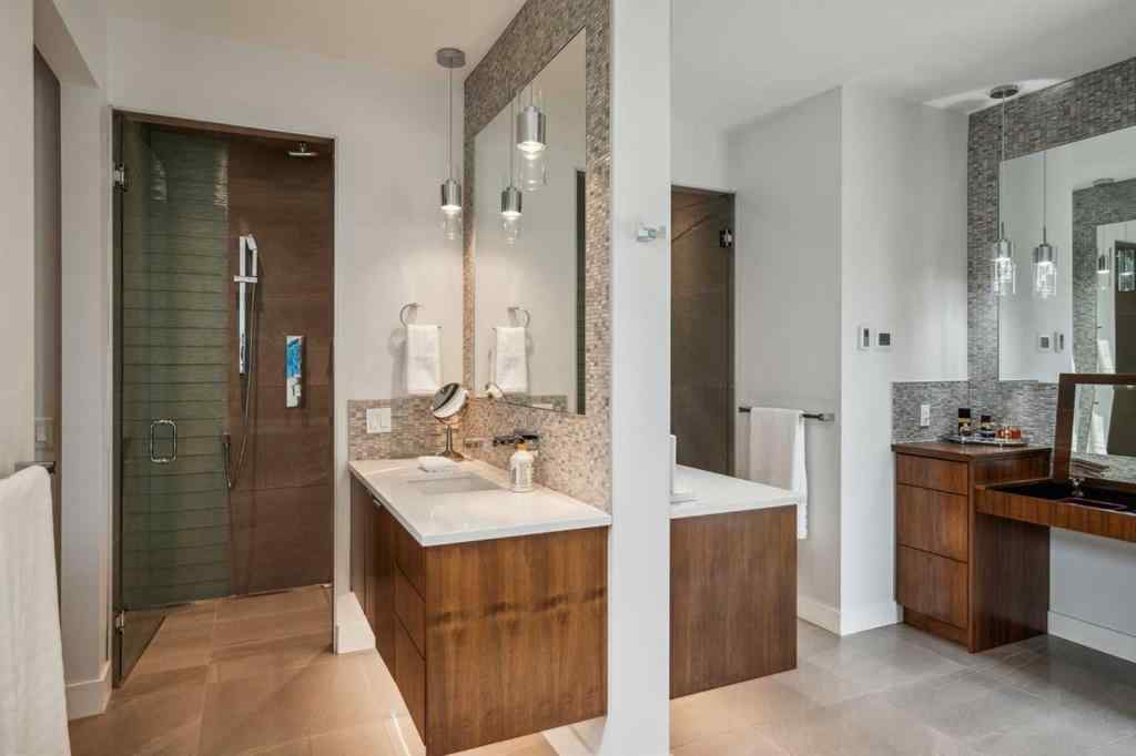 MLS® A2255613 - 708 33A Street NW in Parkdale Calgary, Residential