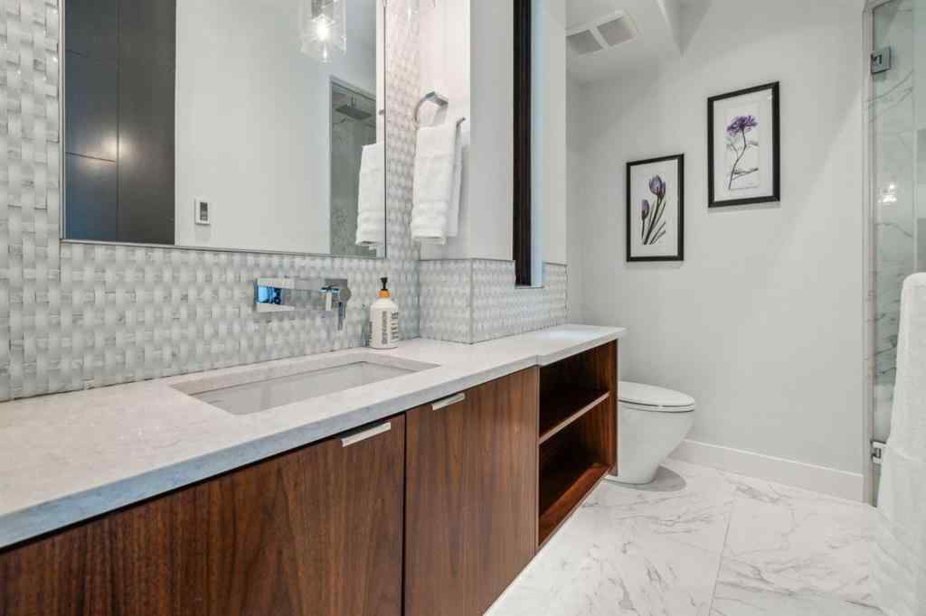 MLS® A2255613 - 708 33A Street NW in Parkdale Calgary, Residential