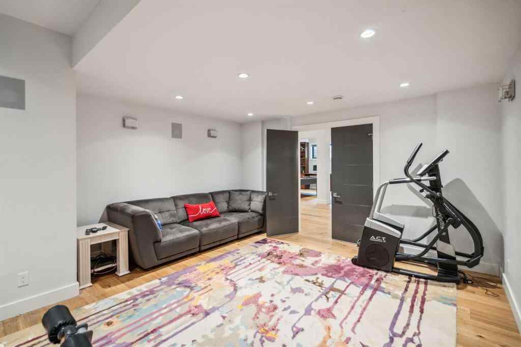 MLS® A2255613 - 708 33A Street NW in Parkdale Calgary, Residential