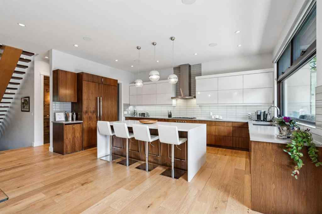 MLS® A2255613 - 708 33A Street NW in Parkdale Calgary, Residential
