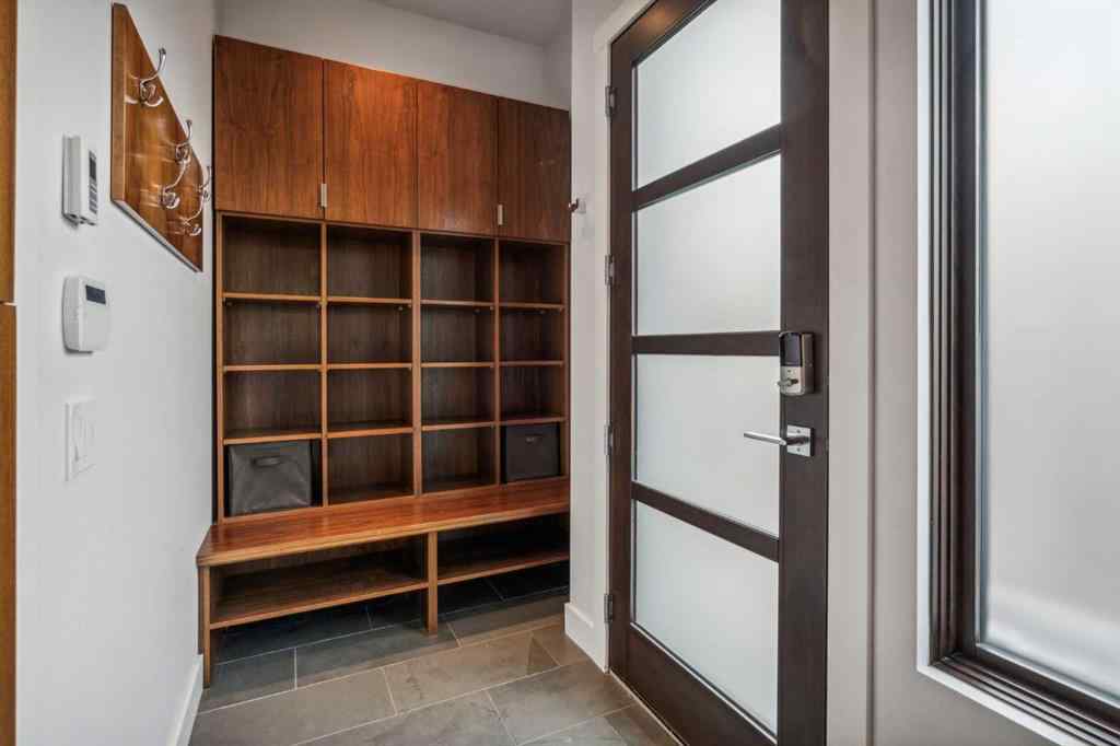 MLS® A2255613 - 708 33A Street NW in Parkdale Calgary, Residential