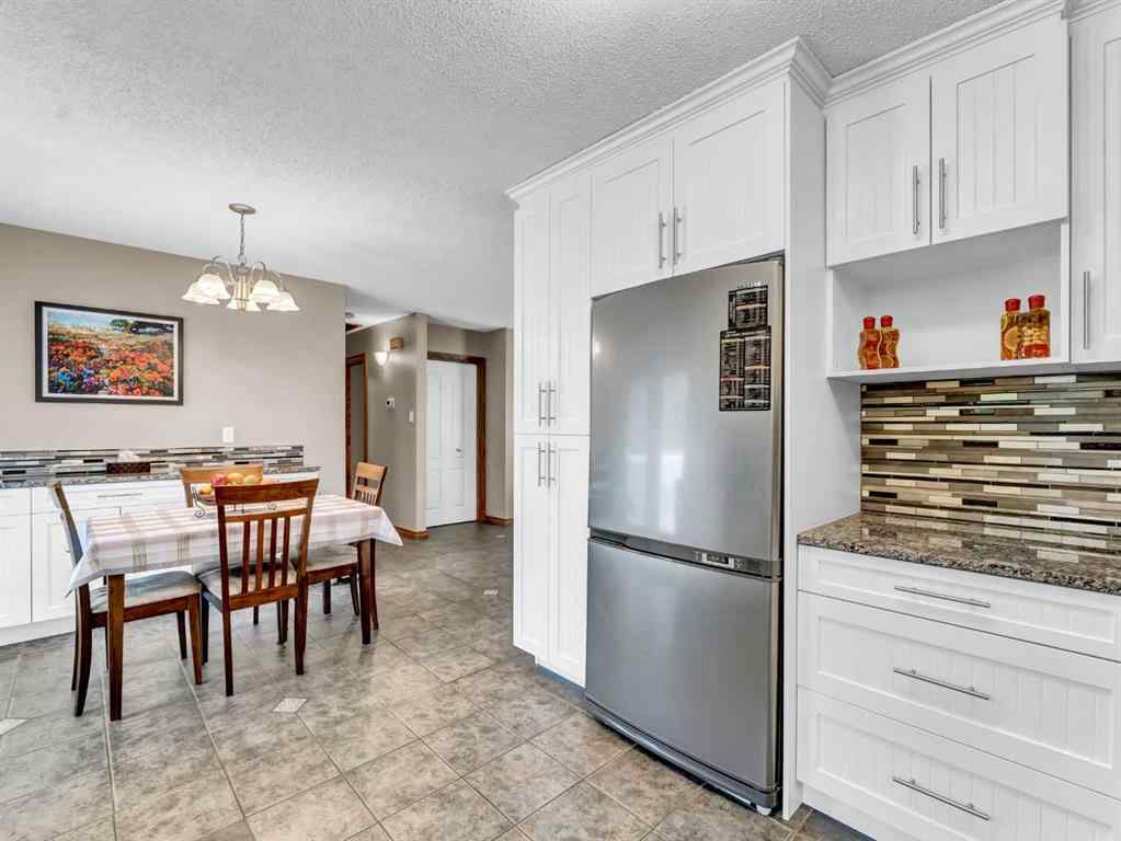 MLS® A2255614 - 816 5 Street SE in NONE Redcliff, Residential
