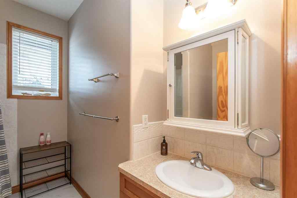MLS® A2255617 - 439 Summer Crescent  in Meridian Beach Rural Ponoka County, Residential