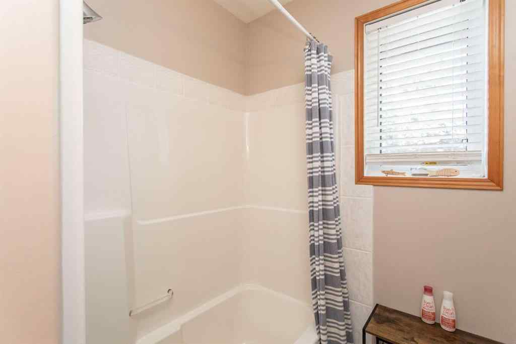 MLS® A2255617 - 439 Summer Crescent  in Meridian Beach Rural Ponoka County, Residential