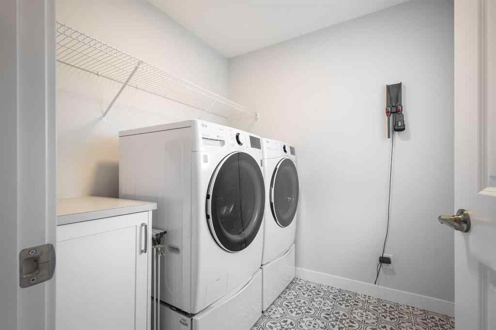 MLS® A2255619 - 246 West Grove Point SW in West Springs Calgary, Residential