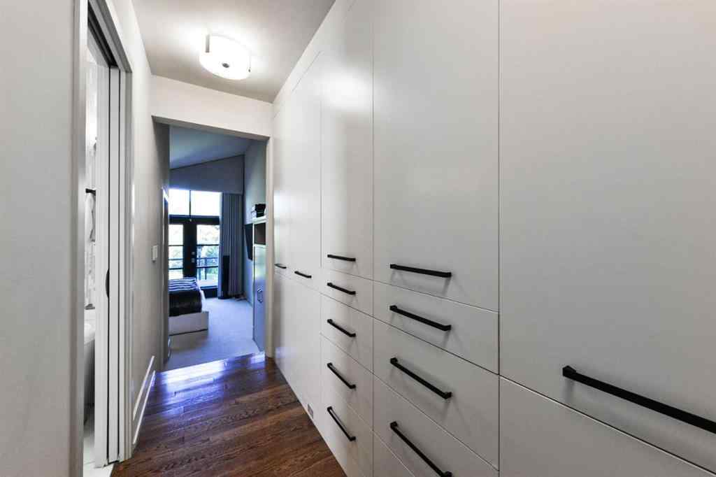 MLS® A2255623 - 1924 10A Street SW in Upper Mount Royal Calgary, Residential