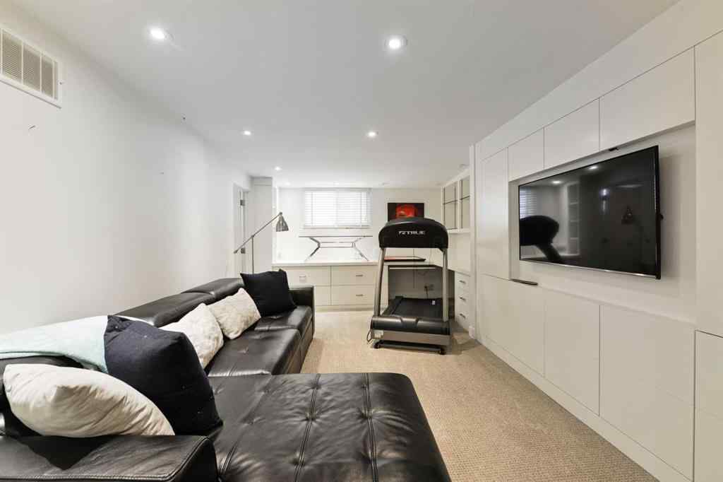 MLS® A2255623 - 1924 10A Street SW in Upper Mount Royal Calgary, Residential
