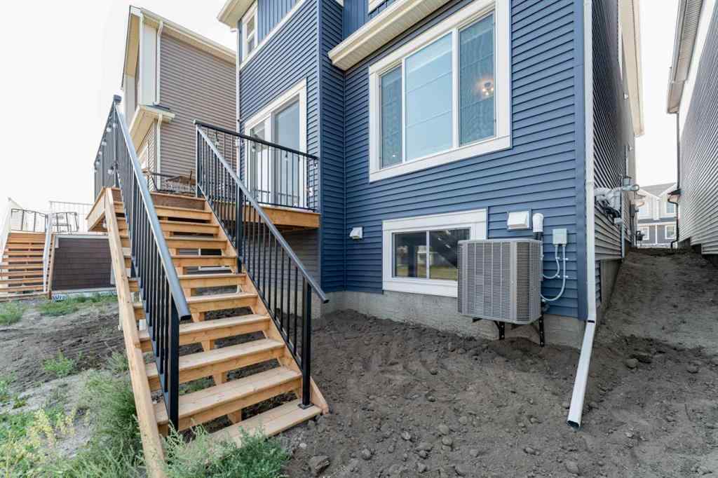 MLS® A2255625 - 200 Lewiston Drive NE in Lewisburg Calgary, Residential
