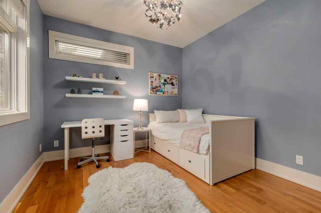 MLS® A2255628 - 16 Varal Place NW in Varsity Calgary, Residential