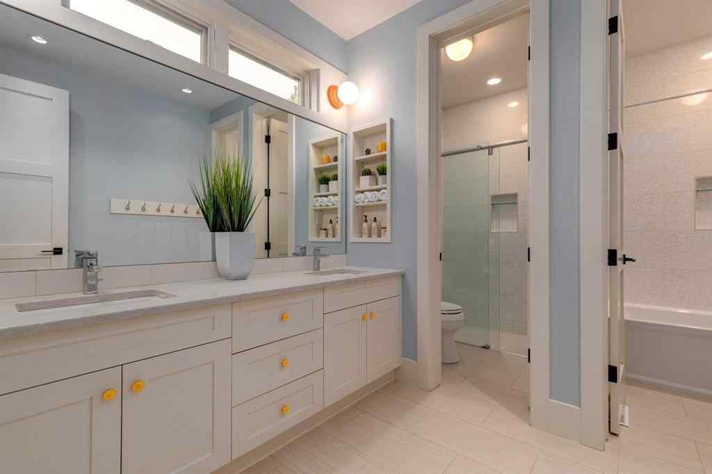 MLS® A2255628 - 16 Varal Place NW in Varsity Calgary, Residential