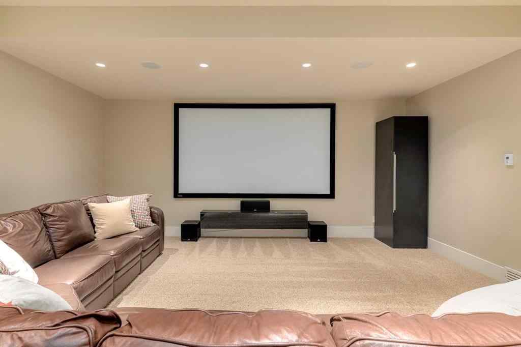 MLS® A2255628 - 16 Varal Place NW in Varsity Calgary, Residential