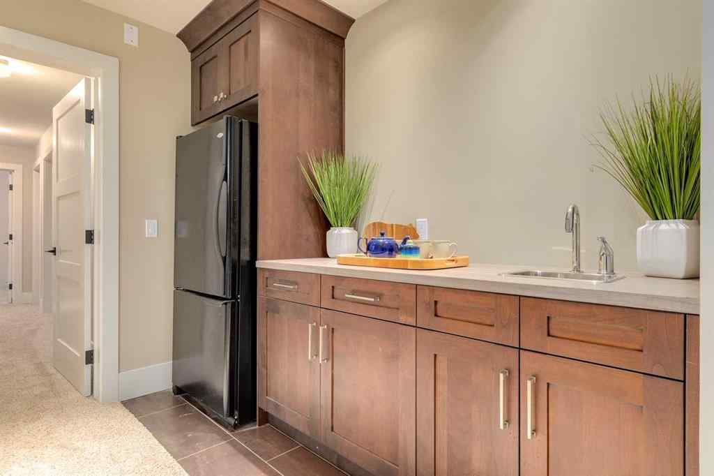 MLS® A2255628 - 16 Varal Place NW in Varsity Calgary, Residential