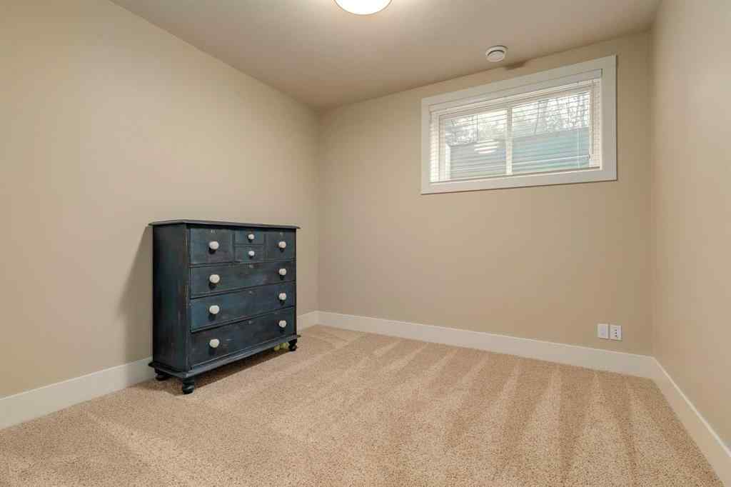 MLS® A2255628 - 16 Varal Place NW in Varsity Calgary, Residential
