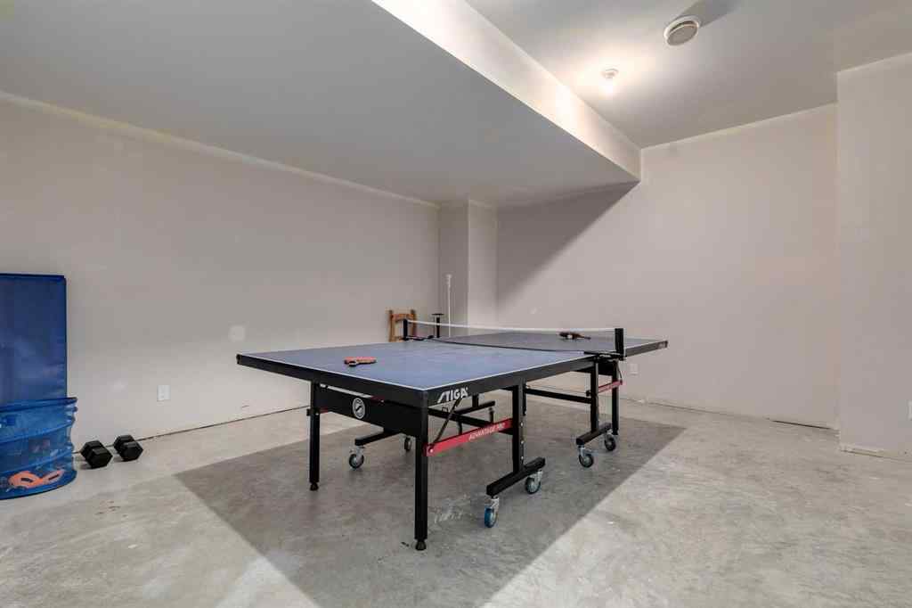 MLS® A2255628 - 16 Varal Place NW in Varsity Calgary, Residential
