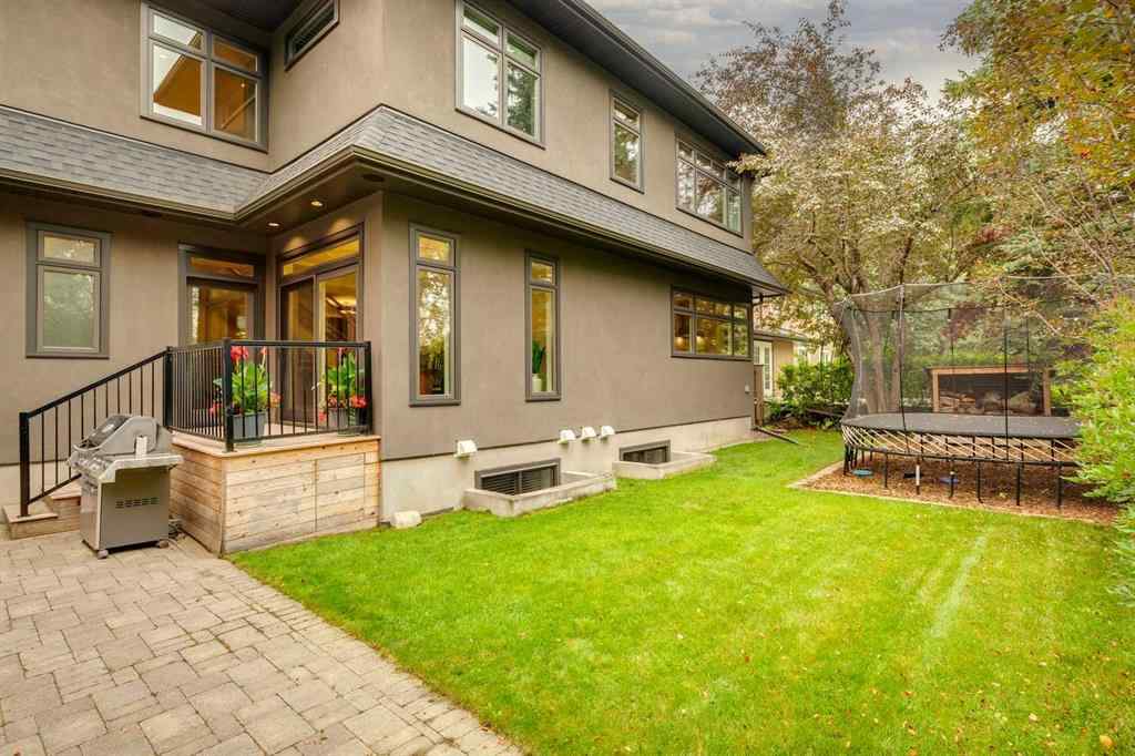 MLS® A2255628 - 16 Varal Place NW in Varsity Calgary, Residential