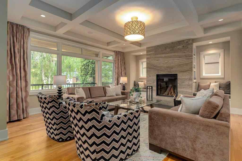 MLS® A2255628 - 16 Varal Place NW in Varsity Calgary, Residential