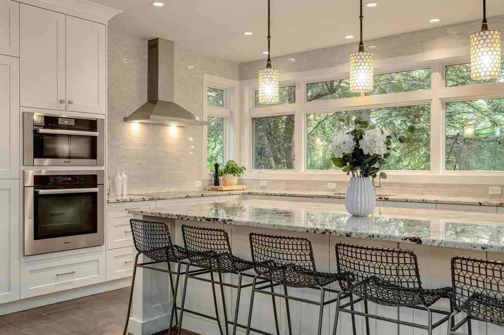 MLS® A2255628 - 16 Varal Place NW in Varsity Calgary, Residential