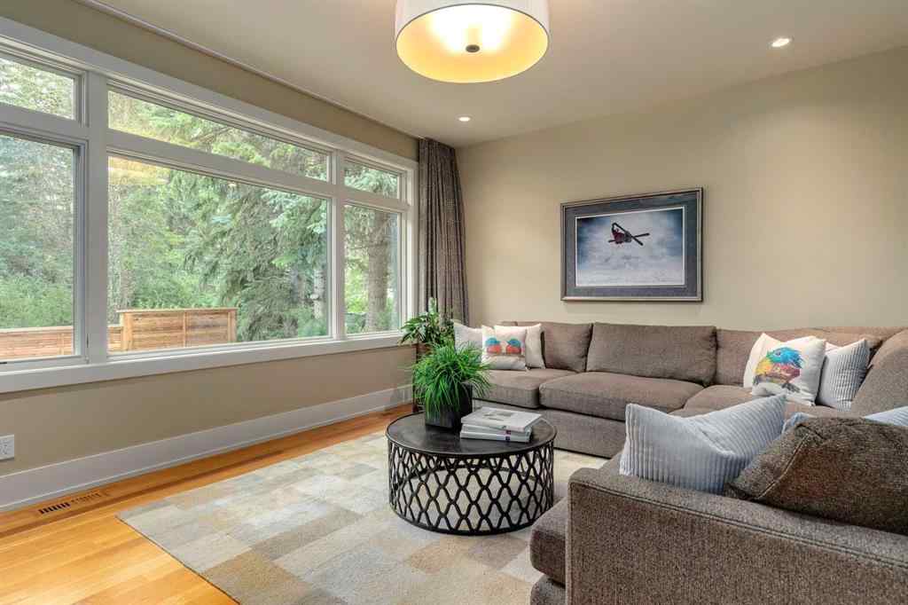MLS® A2255628 - 16 Varal Place NW in Varsity Calgary, Residential