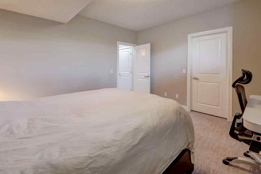MLS® A2255633 - 2819 23A Street NW in Banff Trail Calgary, Residential