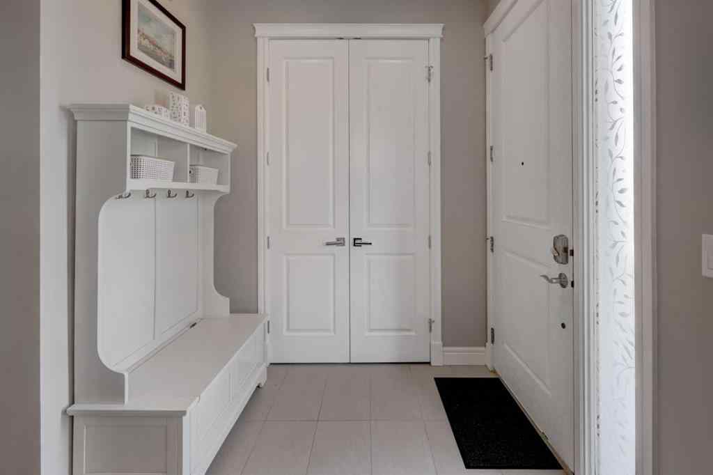 MLS® A2255633 - 2819 23A Street NW in Banff Trail Calgary, Residential