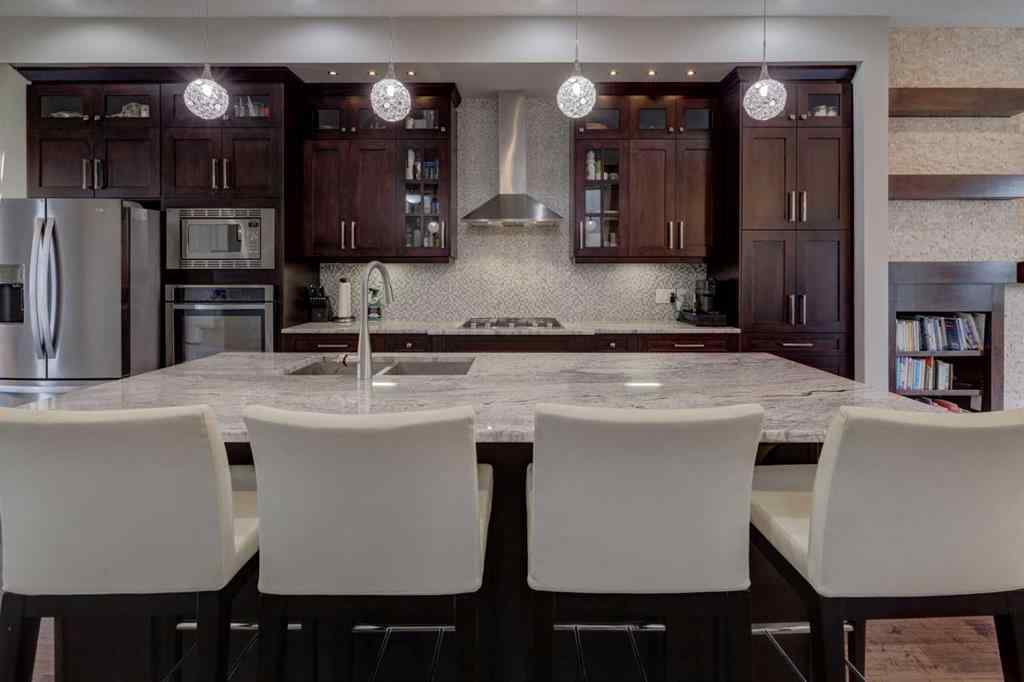 MLS® A2255633 - 2819 23A Street NW in Banff Trail Calgary, Residential