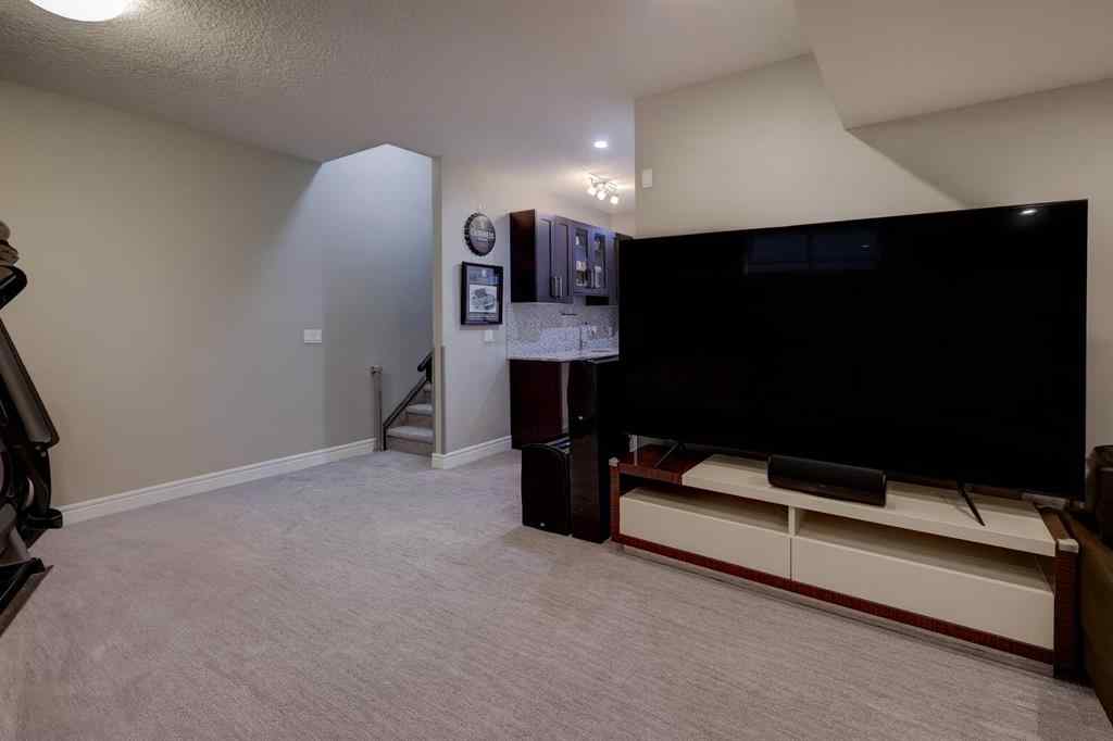 MLS® A2255633 - 2819 23A Street NW in Banff Trail Calgary, Residential