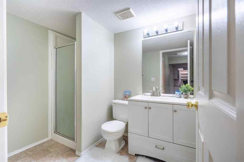MLS® A2255635 - 3906 59 Avenue Close  in Southridge Lloydminster, Residential
