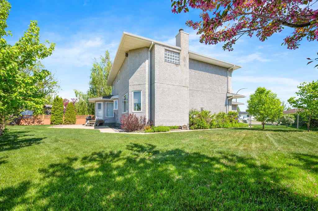MLS® A2255635 - 3906 59 Avenue Close  in Southridge Lloydminster, Residential