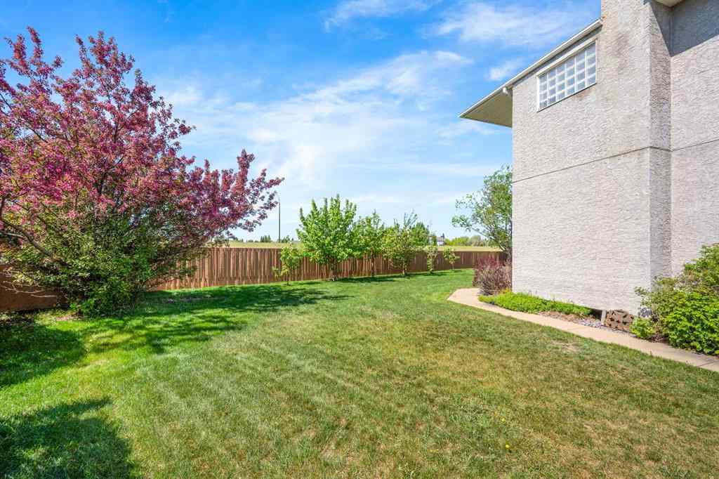 MLS® A2255635 - 3906 59 Avenue Close  in Southridge Lloydminster, Residential