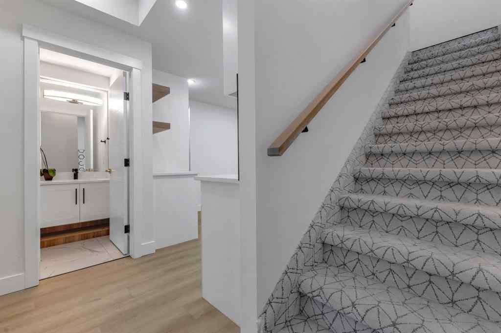 MLS® A2255636 - 1710 29 Street SW in Shaganappi Calgary, Residential