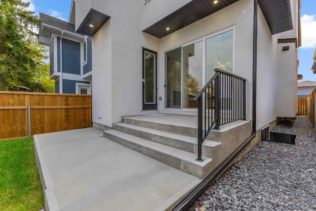 MLS® A2255636 - 1710 29 Street SW in Shaganappi Calgary, Residential